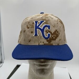 Kansas City KC Royals MLB New Era 59Fifty On Field Camo Fitted Hat Cap 7 5/8
